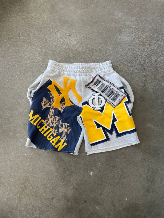 COLLEGE SWEATSHORTS